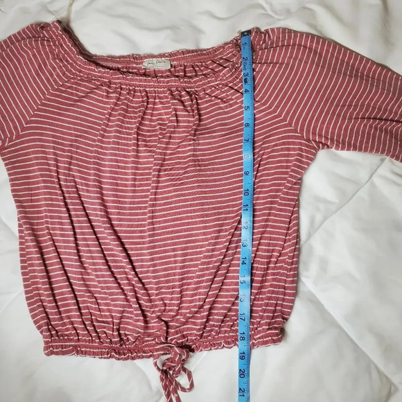 Free Kisses from Macy's Juniors Size Large Striped Mauve Tie Front Top EUC - Picture 9 of 9